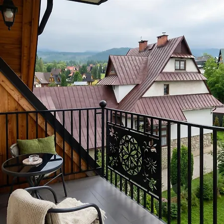 Golden - Taternik - With Balcony